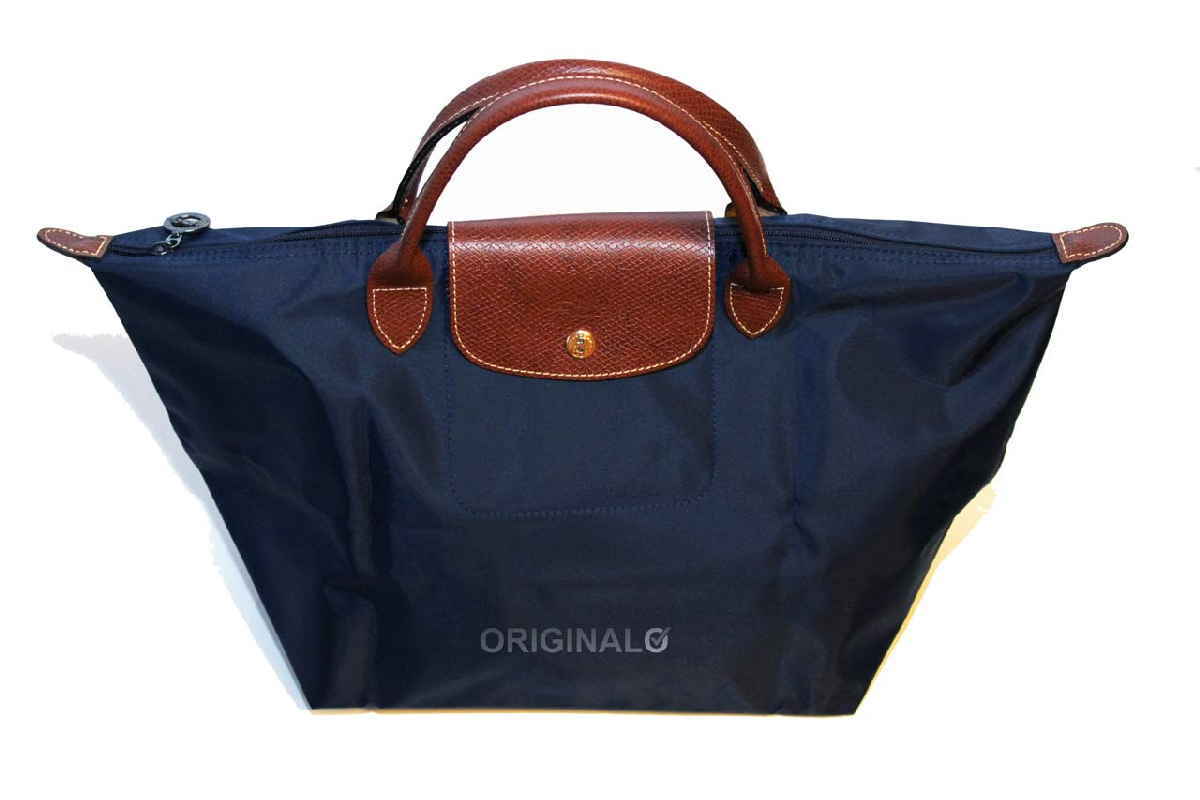 Spotted: Fake Longchamp Le Pliage - The Bitch is back!